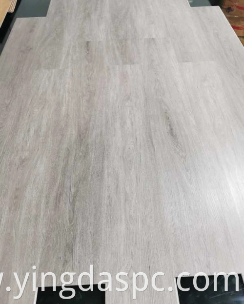 Virgin Material Eir Surface with Oak Pattern Luxury Vinyl Click Spc Flooring